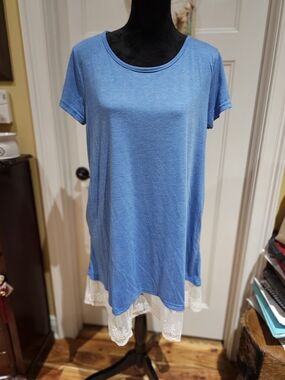Blue Lace-Hem Short Sleeve Women's Top